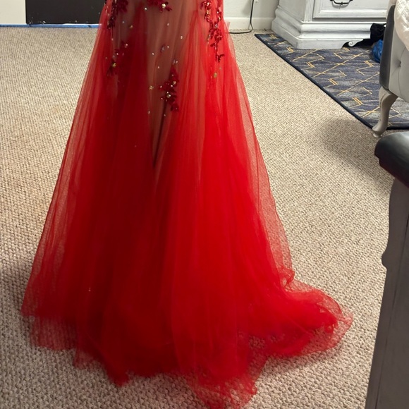 Red formal dress size small - Picture 5 of 7